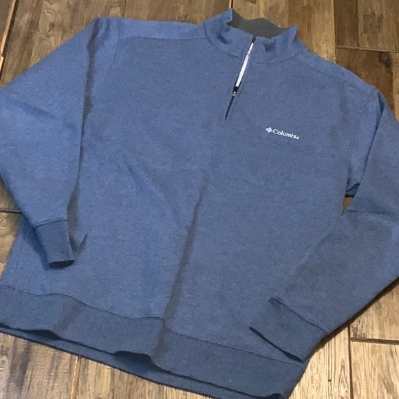 Columbia 1/4 zip sweatshirt. Size M - Picture 3 of 4